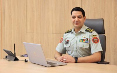 القداح يهنئ المقدم علي النجداوي بتجديد الثقة به سكرتيراً لرئيس هيئة الأركان المشتركة
