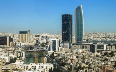 طقس لطيف الجمعة وزخات مطرية شمال المملكة