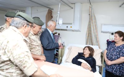 بتوجيهات ملكية .. رئيس الديوان الملكي يتابع الأوضاع الصحية لمصابي الاعتداء الإرهابي بالكرك ويطلع على احتياجاتهم